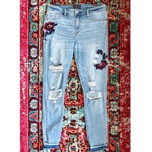 Abercrombie & Fitch Jeans - Abercrombie Embroidered Jeans Abercrombie & Fitch Jeans - Abercrombie Embroidered Jeans